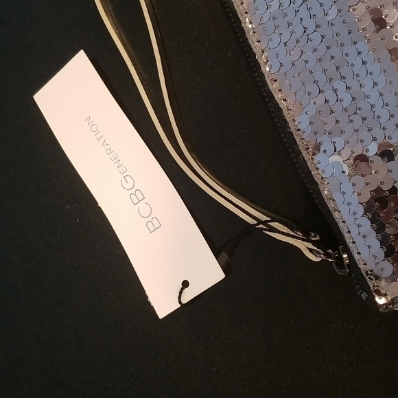 💕BCBGERATION💕 Sequin Wristlet Clutch ~ Gunmetal Silver NWT - Picture 5 of 8